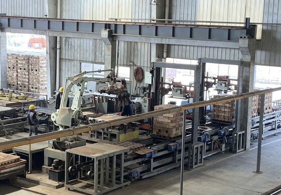 Πλήρως αυτόματο σύστημα εκφόρτωσης και συσκευασίας τούβλων χωρίς παλέτες για γραμμές παραγωγής πήλινων τούβλων